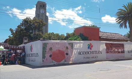 Remodelación de plaza central de Acaxochitlán presenta un avance del 60%