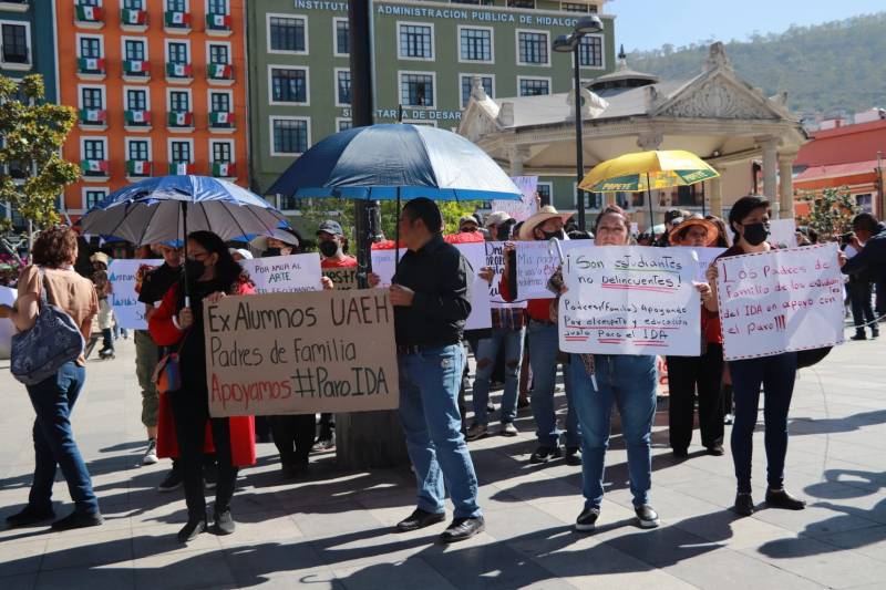Marchan estudiantes contra actos de violencia en la universidad