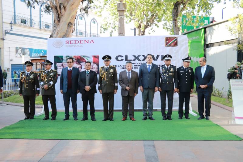 Montan guardia de honor por el 176° Aniversario de la Gesta Heroica de Chapultepec