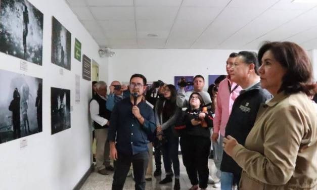 Menchaca inaugura segunda entrega de “Kénosis, intervención gráfica 1.2”