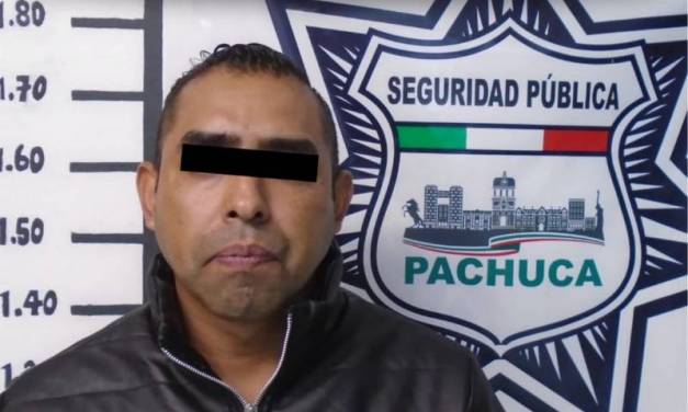 Policía de Pachuca detiene a un hombre por robo a tienda departamental