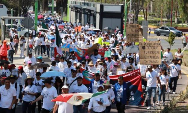 Marchan en Hidalgo en apoyo al PJF