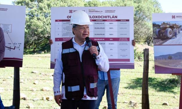 Julio Menchaca supervisó progreso de obras carreteras en Metztitlán y Eloxochitlán