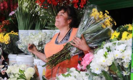 Flor aumentó de precio, pero floristas tuvieron buena venta