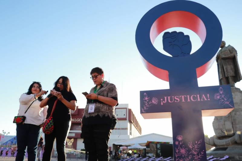 Colocan “Antimonumenta” en memoria de mujeres víctimas de violencia de género en Hidalgo