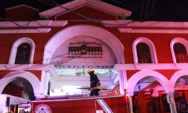 Incendio al interior de ‘La Fayuca’ moviliza cuerpos de emergencia