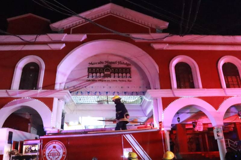 Incendio al interior de ‘La Fayuca’ moviliza cuerpos de emergencia