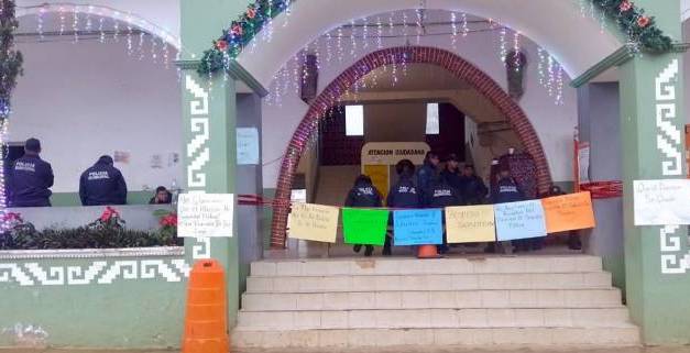 Policías de Yahualica se van a paro