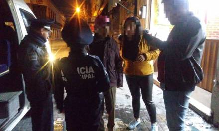 Policía de Pachuca apoya a adulto mayor a encontrar a su familia