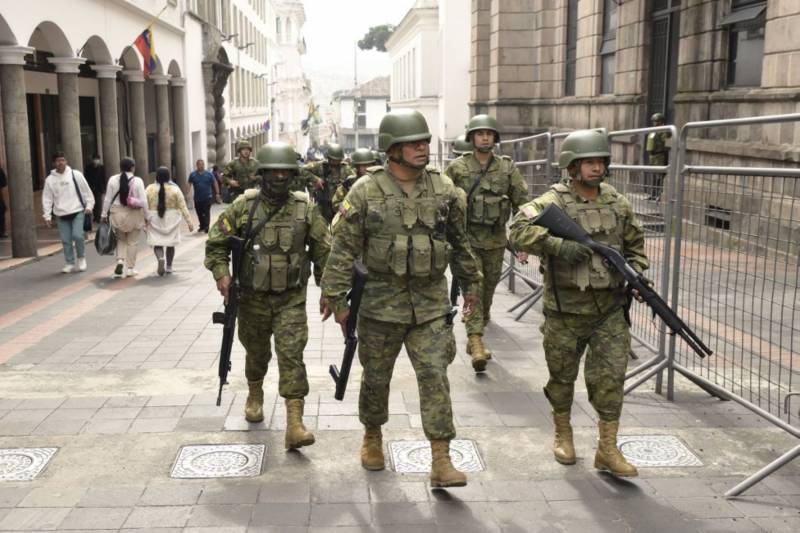 Declaran “Conflicto Armado Interno” en Ecuador; Ejército combate “terroristas”
