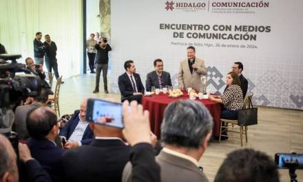 Julio Menchaca reconoce labor de periodistas de Hidalgo