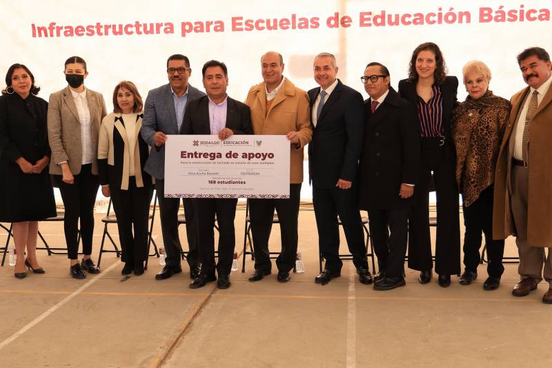 Anuncian obras para 14 escuelas de Pachuca