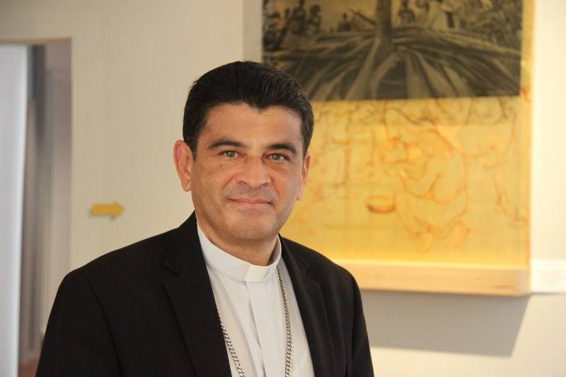 Liberan a Rolando Álvarez, obispo preso en Nicaragua