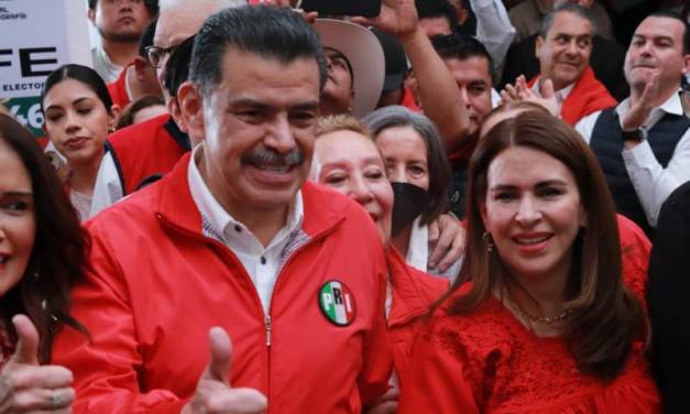 PRI registra a sus aspirantes al Senado y diputaciones federales
