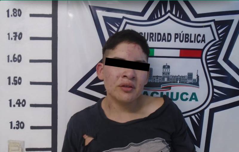 Policía de Pachuca detiene a 2 por presunto robo