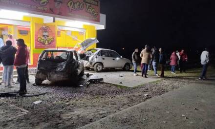 Tráiler embiste a 5 automóviles sobre la Pachuca-Tulancingo