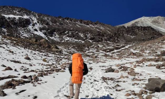 Hallan a 3 alpinistas extraviados en el Pico de Orizaba; falta 1