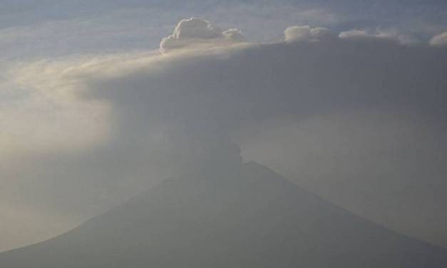 AICM suspende vuelos por actividad del Popocatépetl