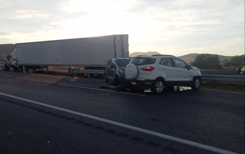 Accidente sobre la México-Tuxpan deja 3 heridos