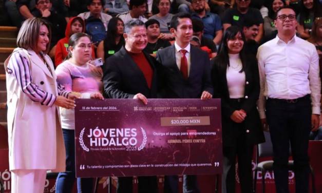 Entregan Premio Estatal de la Juventud 2023