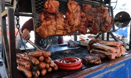 Variedad de asados en el Parilla Fest, en Mineral de la Reforma
