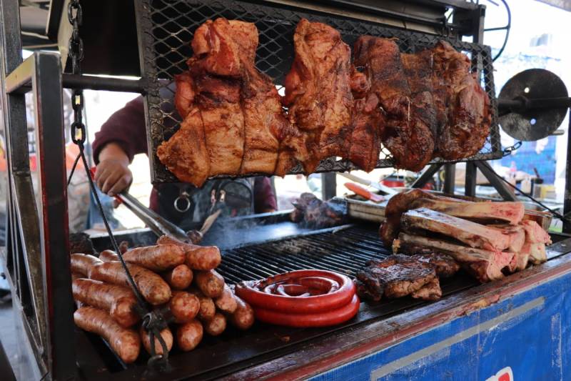 Variedad de asados en el Parilla Fest, en Mineral de la Reforma