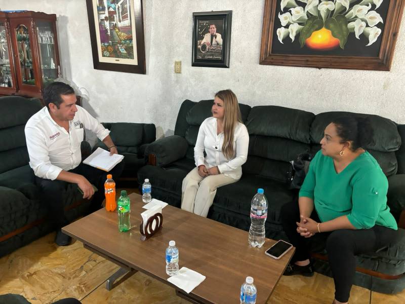 Dialoga Ricardo Crespo con liderazgos de Tlahuelilpan y Tlaxiaca