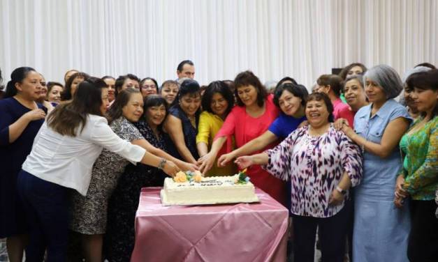 Dedican festejo a madres trabajadoras del DIFH