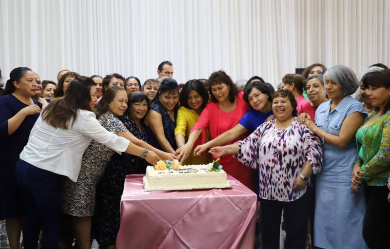 Dedican festejo a madres trabajadoras del DIFH