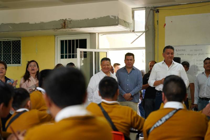 Rehabilitan espacios educativos en Atitalaquia y Tepeji del Río