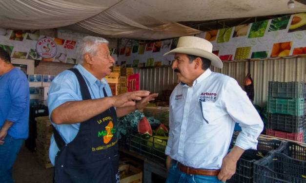 Locatarios piden a Arturo Gómez nueva Central de Abastos en Tulancingo