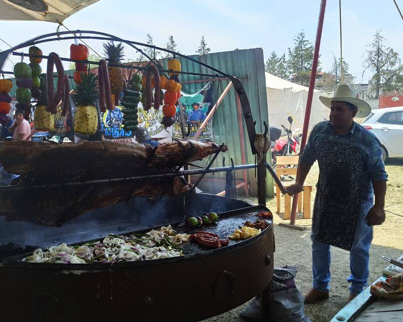Metepec realizó Festival del Cerdo y el Aguardiente