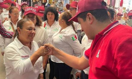 Promete Lorena García mayor proyección a comercios de la Plaza del Vestido