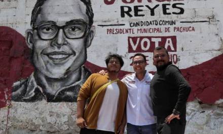 Jóvenes crean mural en apoyo a Jorge Reyes