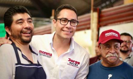 Compromete Jorge Reyes respaldo a comercio local en Pachuca