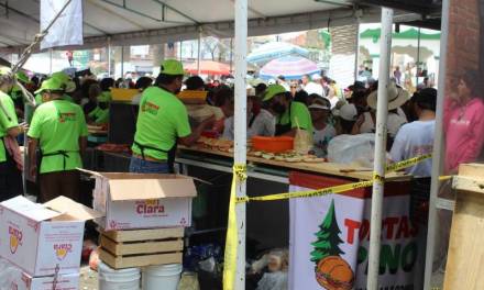 Reparten más de mil tortas en Villa de Tezontepec