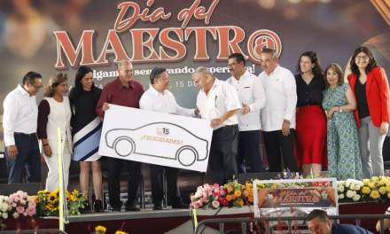 Festejan a los maestros en su día