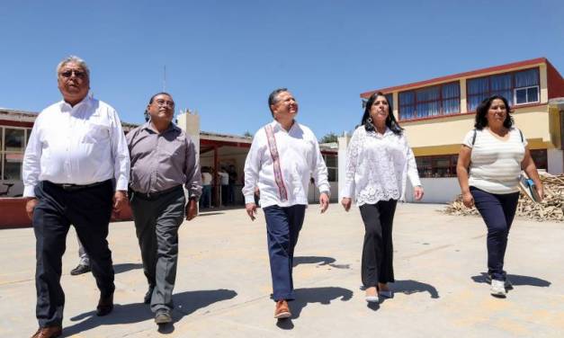 Gobernador recorre planteles educativos del Altiplano