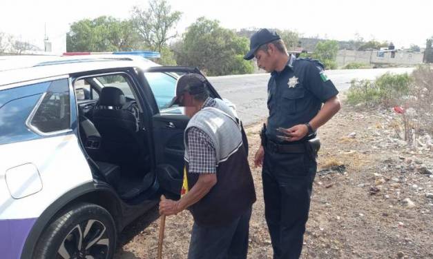 Policía de Pachuca apoya a adulto mayor a regresar a su hogar