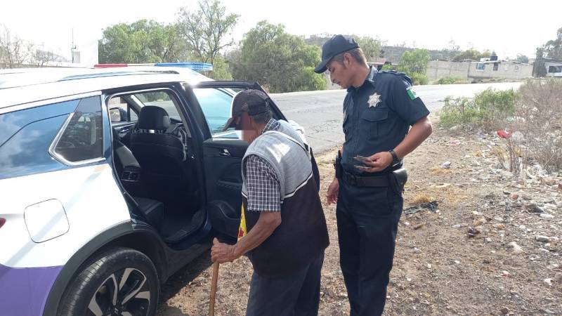 Policía de Pachuca apoya a adulto mayor a regresar a su hogar