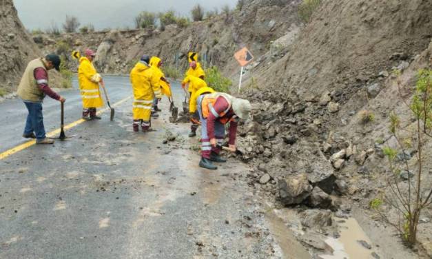 Atienden derrumbes en la red carretera tras efectos de «Alberto»