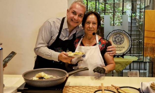 Sergio Baños promociona la chalupa pachuqueña en CDMX