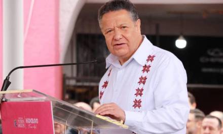 Julio Menchaca, entre los mejores gobernadores del país