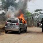 Incendian vehículo frente a casa de candidata en Huaulta