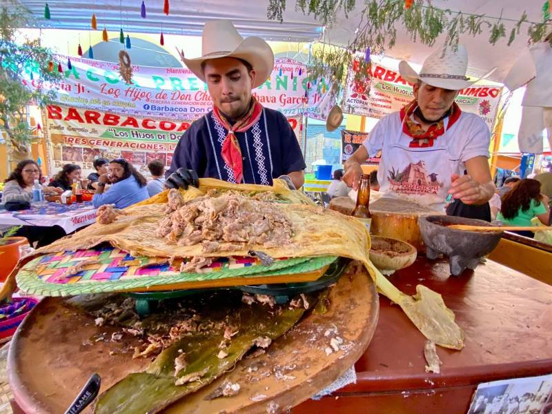 Pachuca brinda apoyos a barbacoyeros