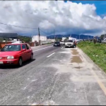 Pobladores de Tlaxiaca bachean la carretera México-Laredo