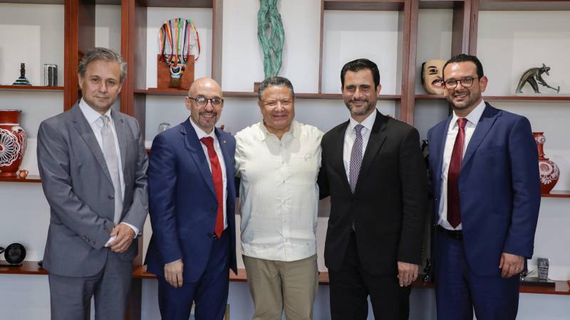Menchaca recibe a nueva dirigencia de la Concanaco