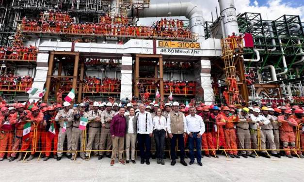 AMLO anuncia inversión de 50 mil mdp en refinería de Tula