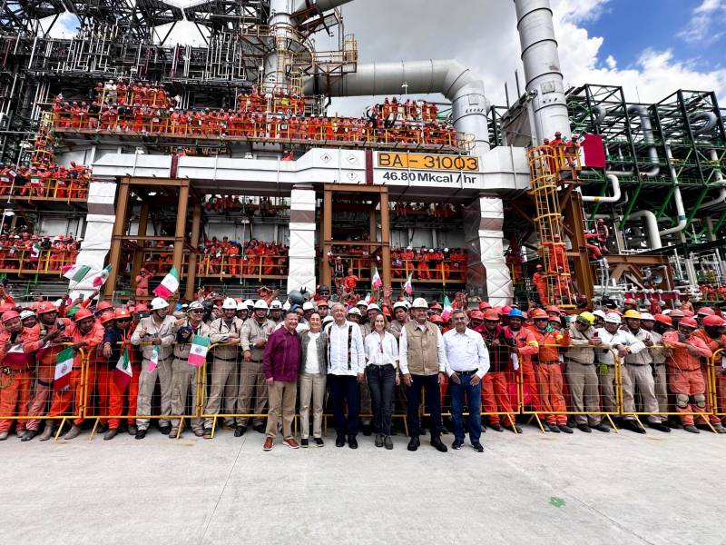 AMLO anuncia inversión de 50 mil mdp en refinería de Tula