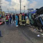 Tráiler se queda sin frenos y origina choque múltiple